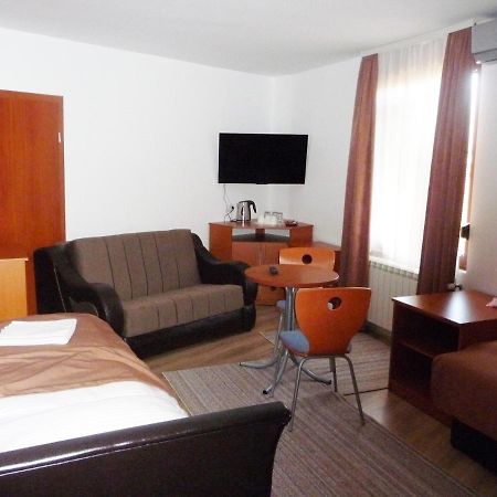 Sobe Rooms Aleksandar Nis Exterior photo